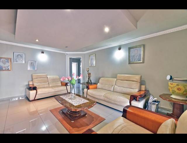 3 BEDROOM HOUSE FOR SALE IN MONDEOR